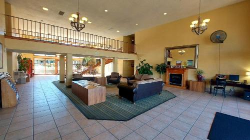 Grand Junction Hotel | Ville 718