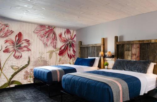 Okoboji Hotel | Vintage Block Inn & Suites