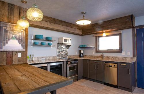 Okoboji Hotel | Vintage Block Inn & Suites