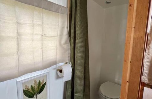 Sabula Boat Rental | Vintage Minnow for 2 Houseboat