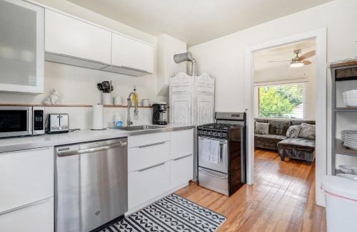 Central Colorado Springs House | Vintage Tiny House CUTE 1BDRM Big Appeal