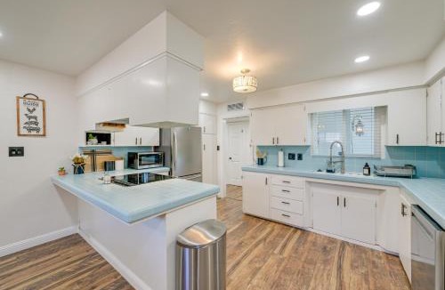 Visalia House | Visalia Vacation Rental w/Yard: 1 Mi to Downtown
