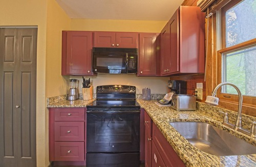 Wisconsin Dells Cabin | Vivacious Christmas Mountain Village, 2 Bedroom Cabin