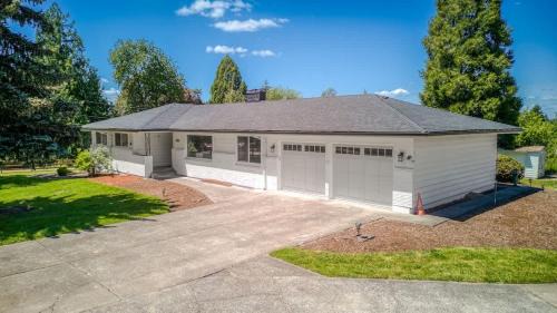 Rock Creek House | Vogel Vacation - Spacious Secluded, Hot Tub & Game Room