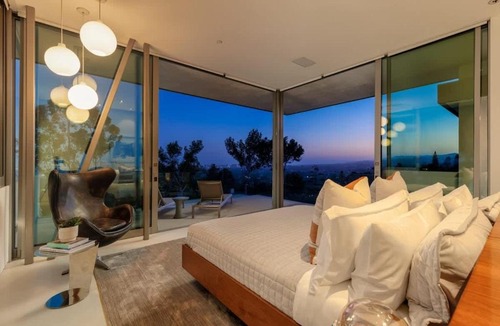 Beverly Hills Villa | Vue Modern