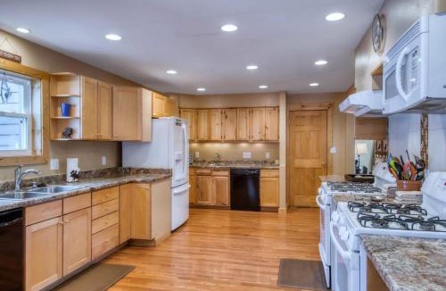 Frisco House | VW26 - Mountain Meadow Lodge