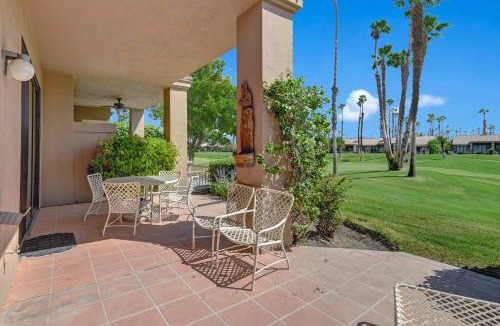 Palm Desert House | VY559 - Violet Circle