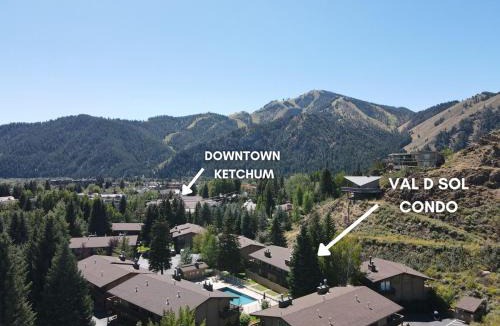 Ketchum House | Walk Everywhere at the Relaxing Val D Sol Condo