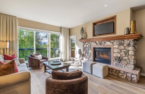 Beaver Creek Apartment | Walk to Beaver Creek Village - 2BR Condo with Chairlift Views, Pool & Hot Tub