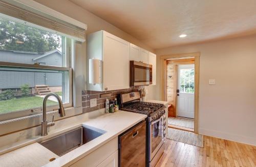 Benson House | Walk to Benson Nightlife & Dining! Home w/Yard