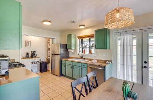 Bullhead City House | Walk to Colorado River: Family Home w/Yard!