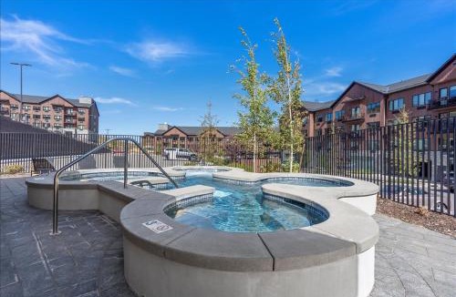 Park City House | Walk to Deer Valley Resort Adjoining Condo Rooms