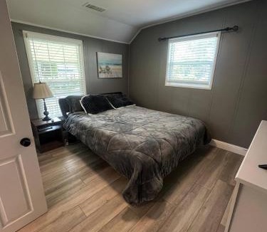 Pleasanton House | Walk to Downtown | Workspace + Pet Friendly