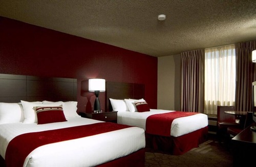 Laughlin House | Walk to Entertainment & Riverwalk! 4 Modern Units, FREE Parking, Casino, Bar!