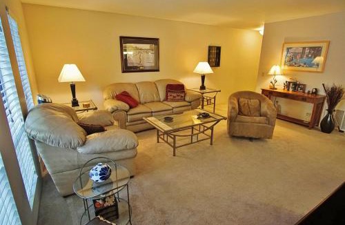 Cloisters House | Walk to Fashion Park! Phoenix Abode w/Pool Access