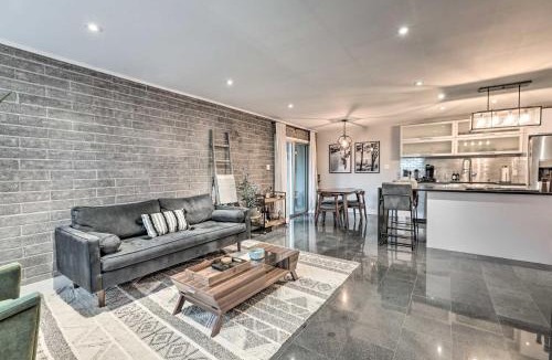 South Scottsdale House | Walk to Fashion Square! Snowbird Condo w/Pool