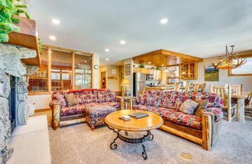 Old Town House | Walk to Gondola: Condo w/Deck in Winter Park!