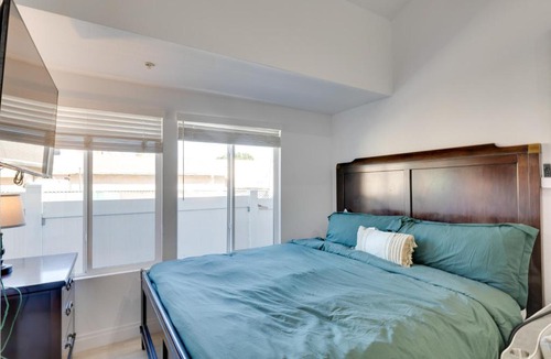 Alhambra Apartment | Walk to Main St! Pet-Friendly Alhambra Studio