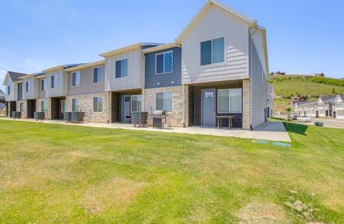 Garden City House | Walk to Marina & Lake: Spacious Garden City Gem!