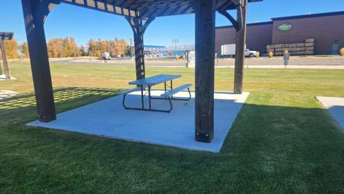 Garden City House | Walk to Marina & Lake: Spacious Garden City Gem!
