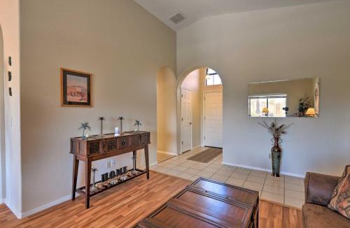 Glendale House | Walk to NFL Games: Glendale Home Near Golf