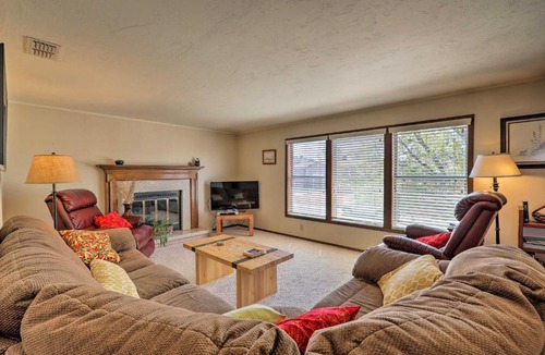 Page House | Walk to Rim View Trail: Page Home w/Deck & Yard