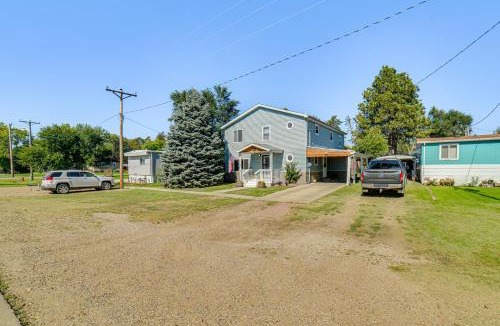 Oacoma House | Walk to River: Oacoma Home w/Dog-Friendly Yard!
