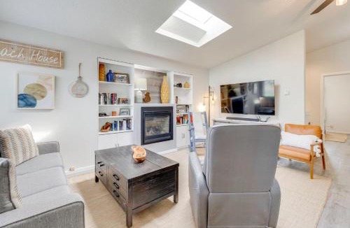 Seaside House | Walk to Seaside Beach: Vacation Rental Cottage!