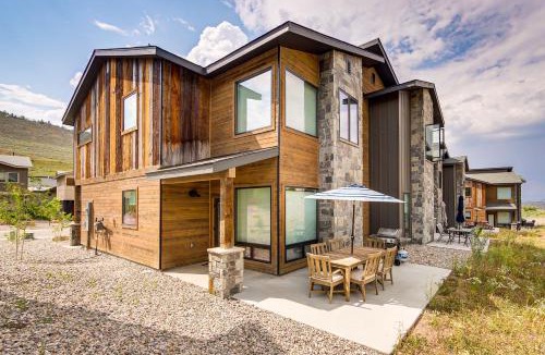 Silvercreek House | Walk to Ski Lift: Granby Ranch Family Retreat!