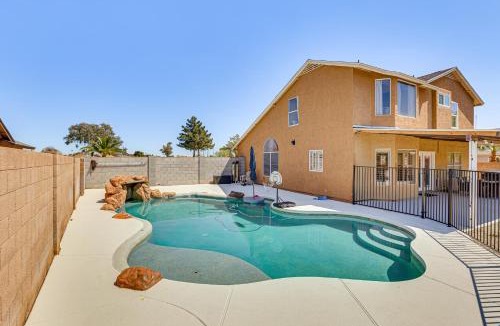 La Buena Vida House | Walk to State Farm Stadium! Poolside Desert Escape