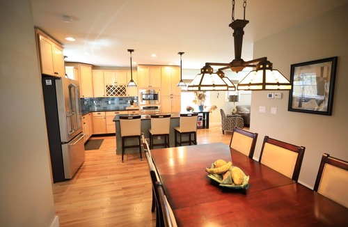 Berkeley House | Walk to Tennyson St Shopping, Restaurants and Berkeley Park!