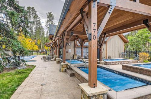 Warrior's Mark House | WALK to Town, Hikes, & Ski Lift! Pool & Hot Tubs!
