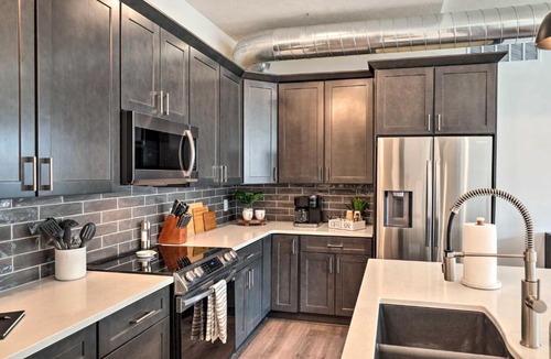 Downtown Lincoln House | Walk to UNL Campus: Dtwn Lincoln Loft Apt!