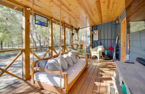 Cotter House | Walk to White River: Cozy Escape w/Screened Porch