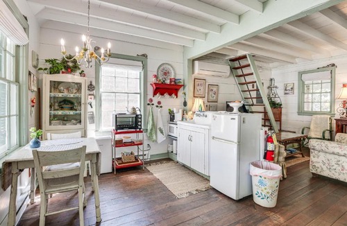 Augusta Apartment | Walk to Wineries: Charming Retreat in Augusta!