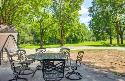Holt House | Walk to Winery! Home w/Patio & Yard in Holt