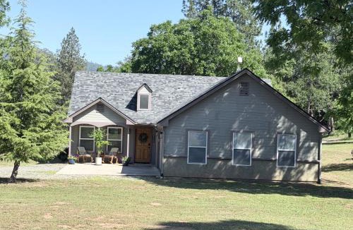 Oakhurst House | Walnut Grove 2BD 1Bath