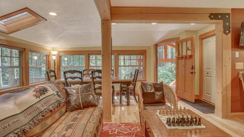 Rhododendron House | Wandering Woods - Meredith Lodging