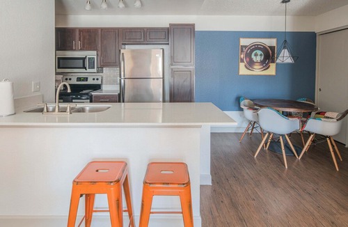 Hy-view Apartment | WanderJaunt | Grand | 2BR | South Scottsdale
