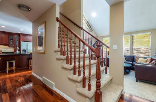 Cottonwood Heights House | Wasatch Retreat Cottonwood Canyons - Pool Table Ping Pong & Arcade