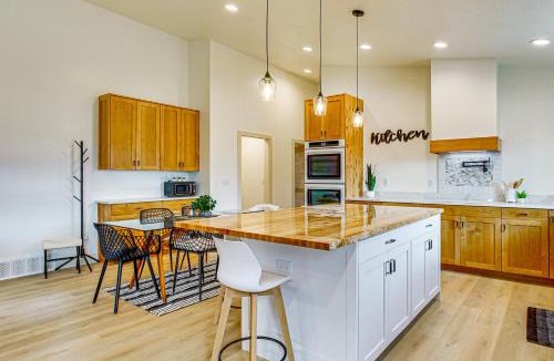 Taylorsville Apartment | Wasatch Ski Base w/Mtn Views: Families Welcome!
