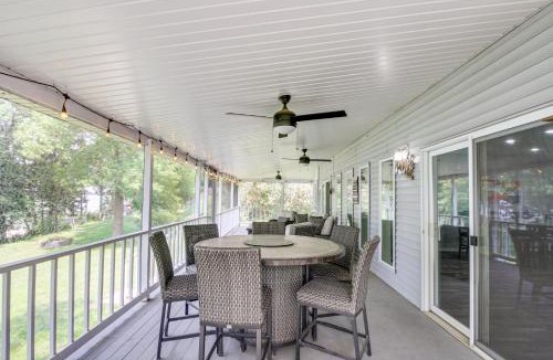 Vergas House | Waterfront Family Retreat on Lake Lida w/Dock