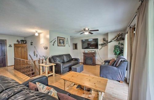 Golden House | Waterfront Home w/Fire Pit on Table Rock Lake