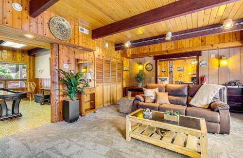 Kingston House | Waterfront Kingston Getaway: Beach Access On-Site!