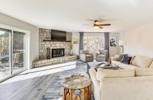 Hot Springs Village House | Waterfront Lake Coronado Home w/Deck & Views