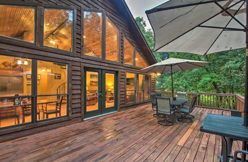 Scranton House | Waterfront Lake Dardanelle Home w/Dock & Fire Pit