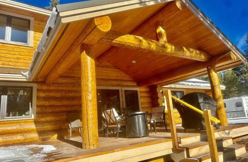 Three Rivers House | Waterfront Log Cabin - Sunriver