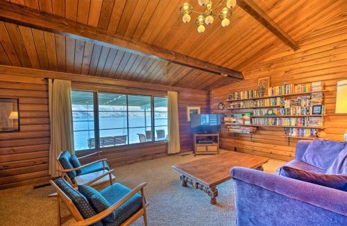 Manson House | Waterfront Manson Cabin on Lake Chelan w/Deck!
