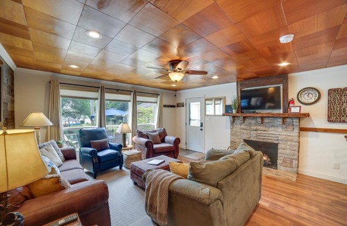 Monticello House | Waterfront Monticello Home w/Fire Pit & Deck!
