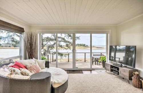 Seaside House | Waterfront Seaside Beach Home w/Views & Hot Tub!